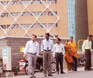 aal bus day in cyberabad