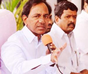 kcr fires on cbn regarding hyderabad