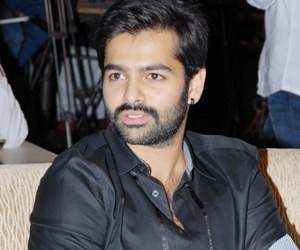 ram pandaga chesko movie