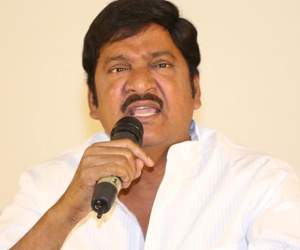 Rajesndra-Prasad-Press-meet