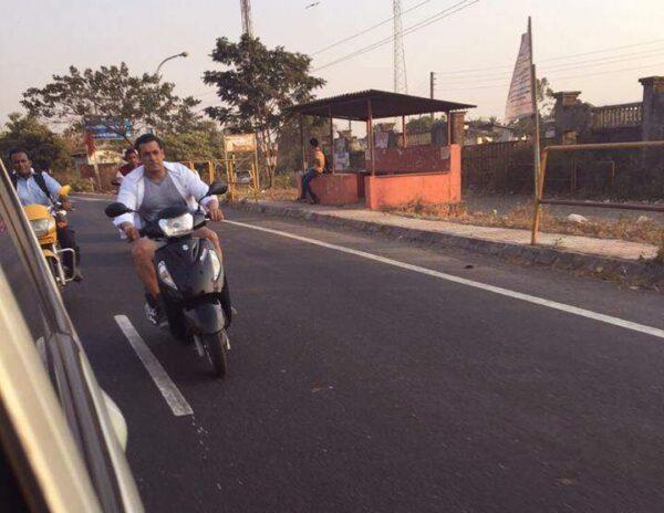 Salman-khan-driving-on-road