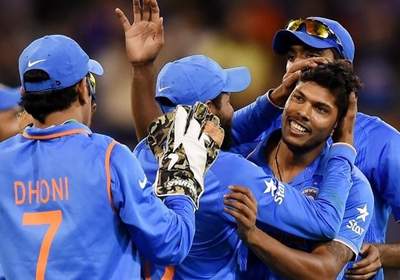 Umesh yadav takes first wicket in Australia Vs India Semi Finals