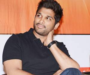 allu arjun absence for rudramadevi audio launch