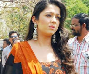 charmi doing an item song in tamil movie