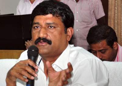 ganta srinivas son ravi teja 