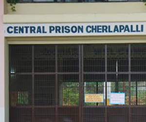 prisonors-have-mobile-charlapally
