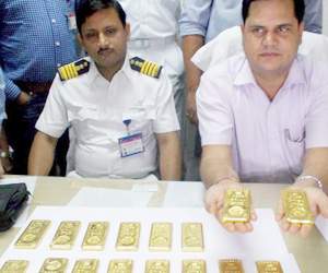 visakapatnam airport for gold smuggling