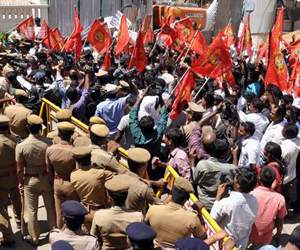 Andhra hotels vandalized in Chennai! 