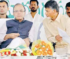 Jaitley totally ignored Special Status in AP tour!