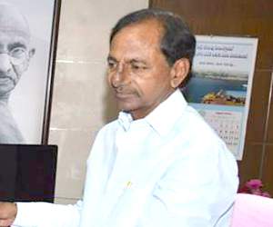 KCR suspends Metropolitan Commissioner of Hyderabad