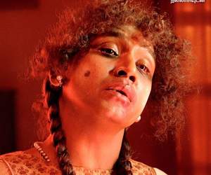 Superstar falls for a young girl's poster