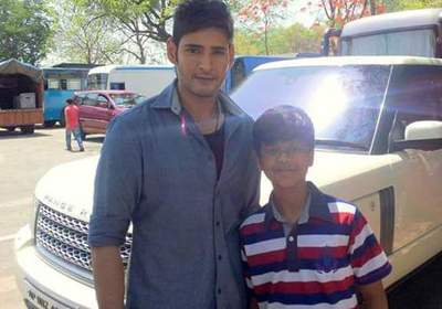 mahesh babu irked with fans in manikonda