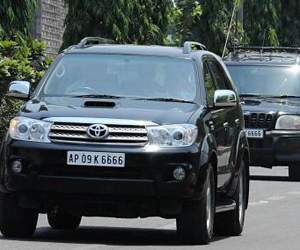 5 Crore each worth SUVs to Top Telangana Babus!