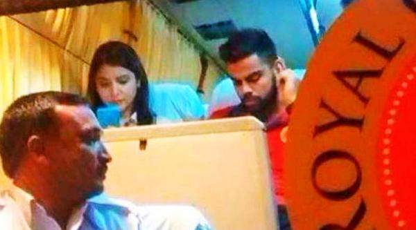 anushkasharma-viratkohli-bus-ride-photo