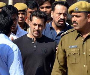 Superstar's legal notice to blogger on false accusations