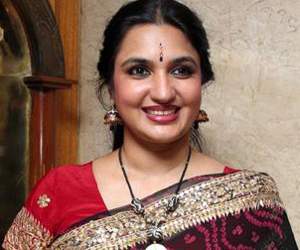 Jagapathi heroine wins Rs. 10 lakhs in 18-year old case