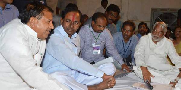 KCR's Land Greed even surprises Modi!