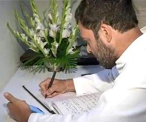 Rahul Gandhi caught copying tribute message