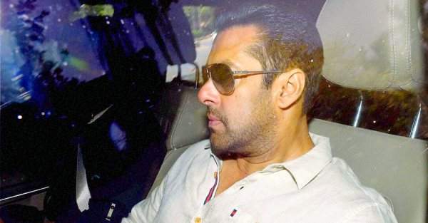 Salman khan crying in car