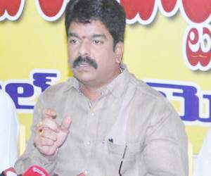 bonda uma defend his son