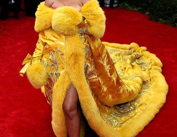 pic-talk-yellow-dress