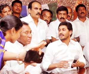 ysrcp mlas against to jagan