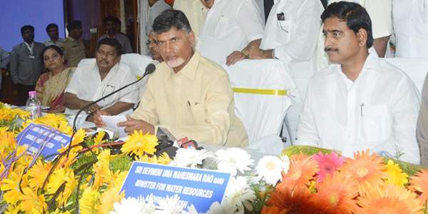 Chandrababu losing out Media war to KCR