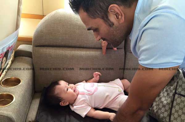 Dhon with daughter very unseen rare photo