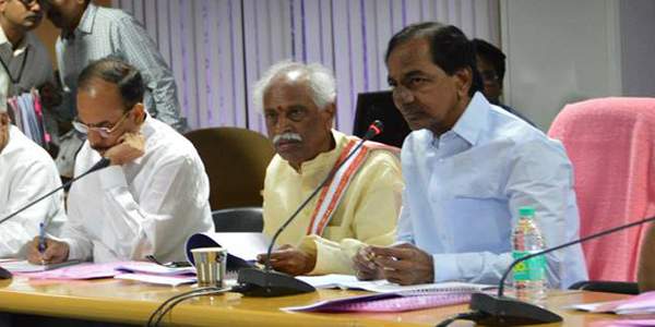KCR-rushes-Senior-Officials