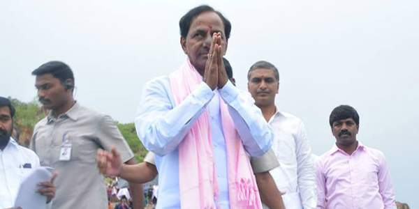 KCR to sit for a hunger strike in Delhi!