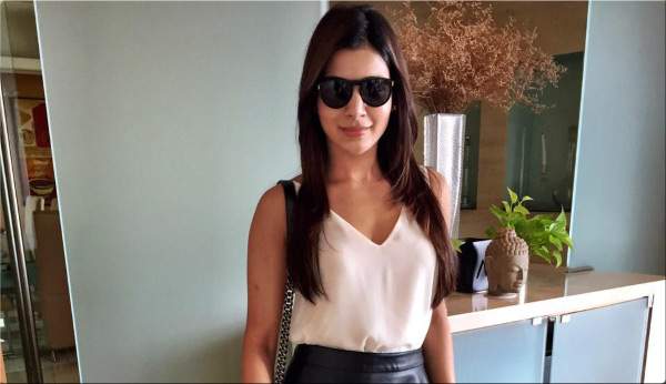 Samantha unseen pic in skirt