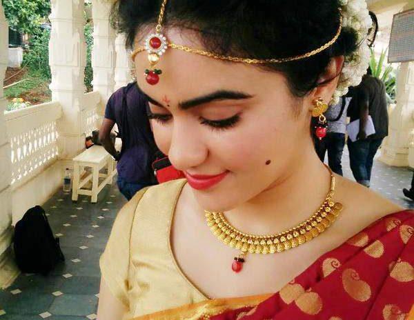 adah sharma bride getup in movie