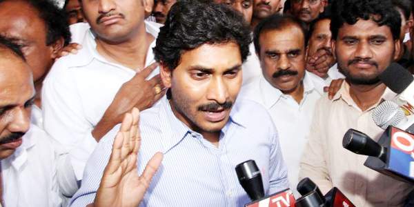 jagan between cbn kcr