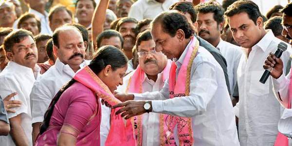 konda surekha good bye to kcr