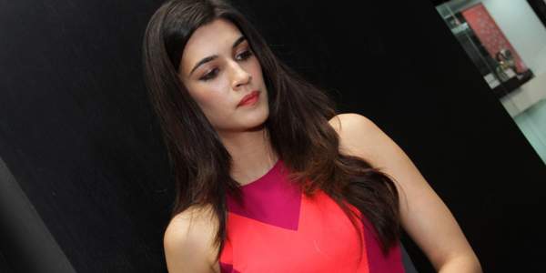 kriti-sanon paid one crore