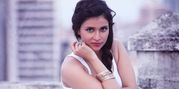 mannara chopra in srimanthudu movie