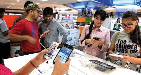 smart phone additction india girls