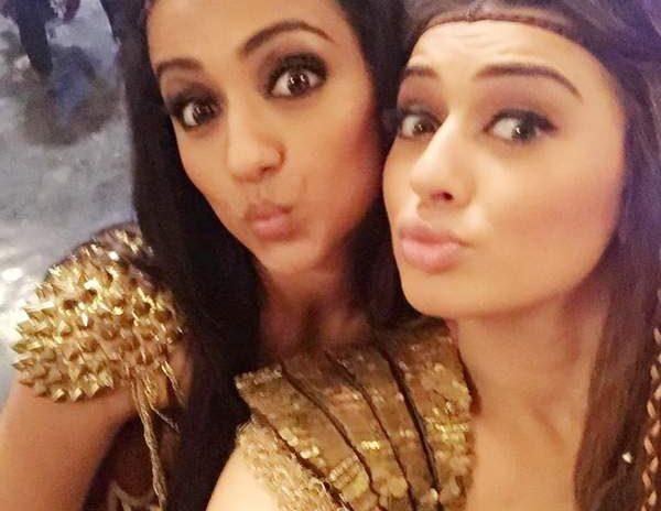 trisha and hansika selfie
