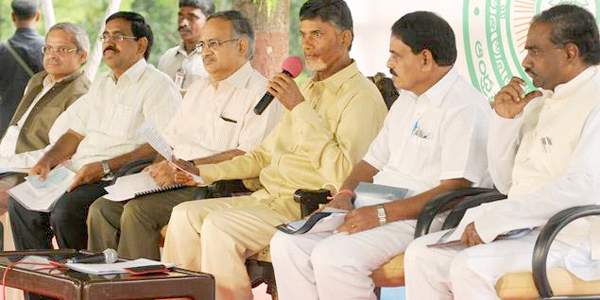 Cabinet colleagues embarrass Naidu in National media!