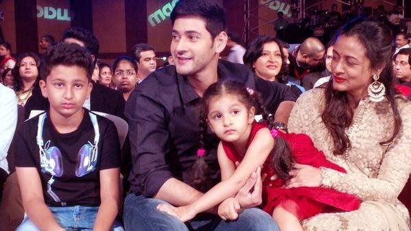 Mahesh-babu-family-photos