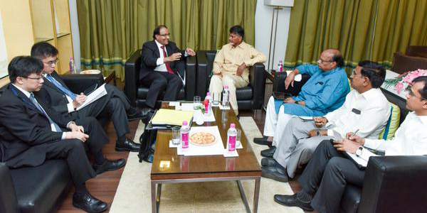 Naidu invites Singapore to capital construction!