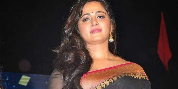 anushka-zero-size