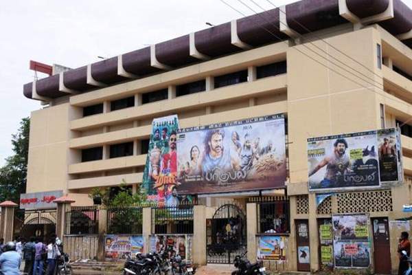 bomb-on-baahubali-theatre