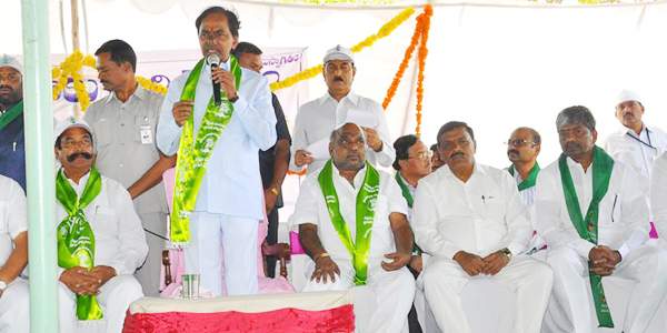 kcr fires on farmer during haritha haram event