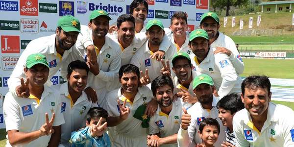 pakistan chasing with 377 runs