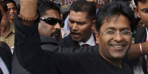 sonia gandhi asks 380 crores from lalith modi