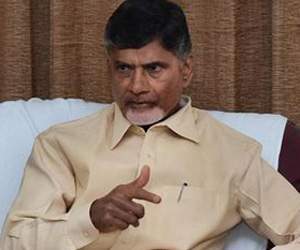 Chandrababu alerts over Center's no Special Status indications!