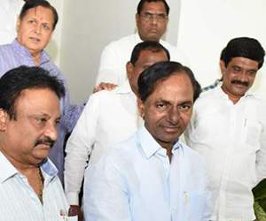 Lack of communication skills for Ministers disappoint KCR