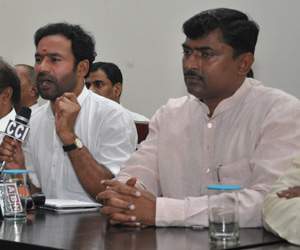 Muralidhar Rao to steady BJP's ship in Telangana!