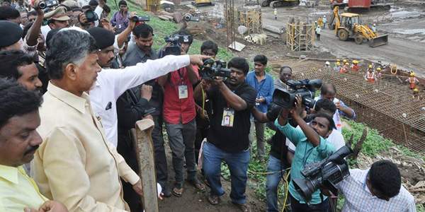 Naidu dedicates Pattiseema to the nation!